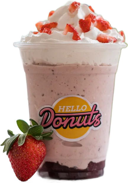 Milkshake de morango no copo da Hello Donuts, com chantilly e um morango